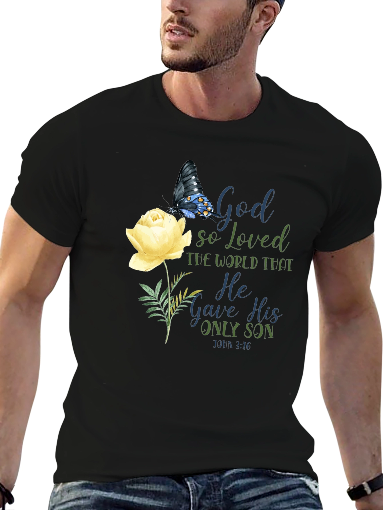 Camiseta Negra con Diseño Floral y Mensaje Religioso