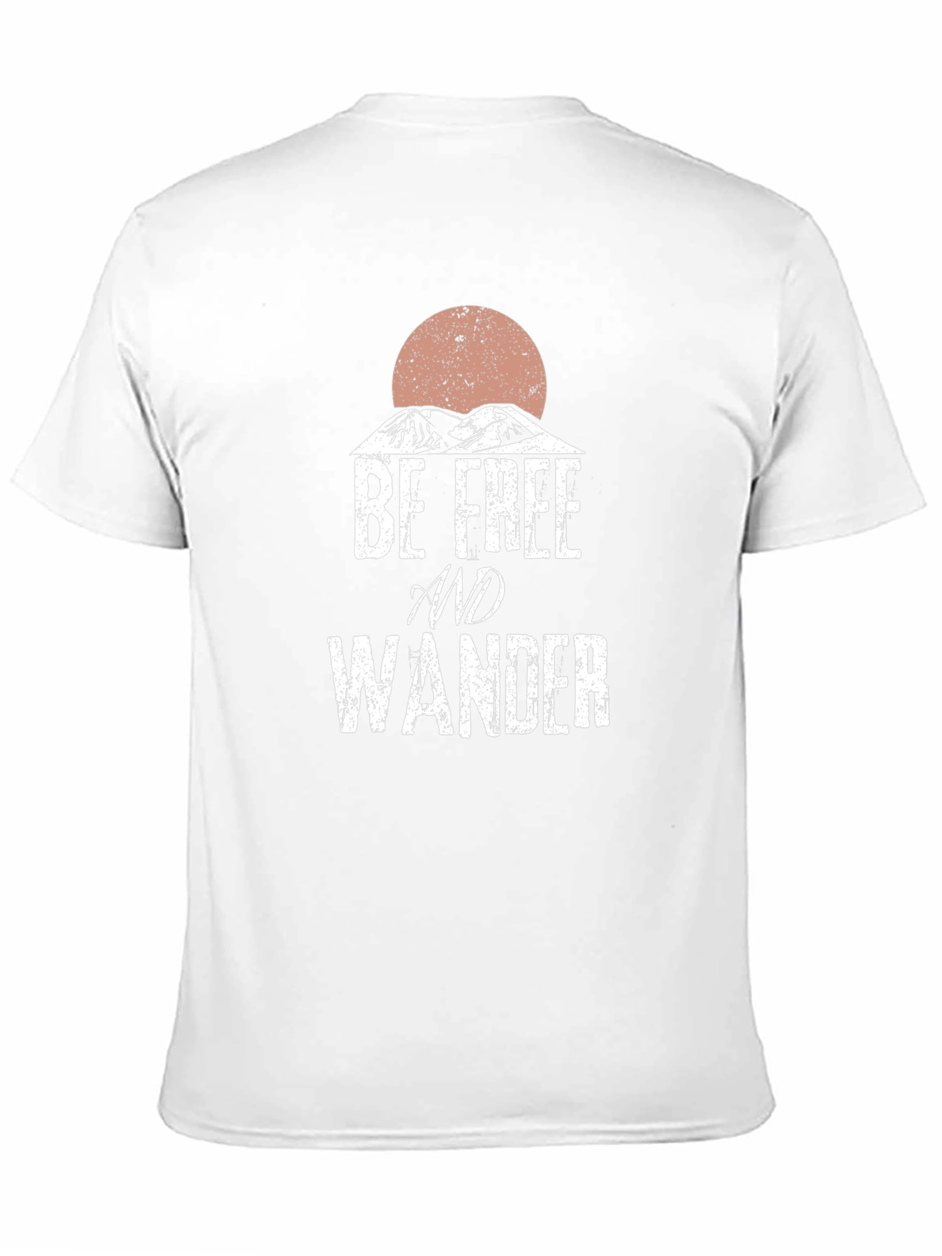 Camiseta Negra Be Free and Wander para Aventureros