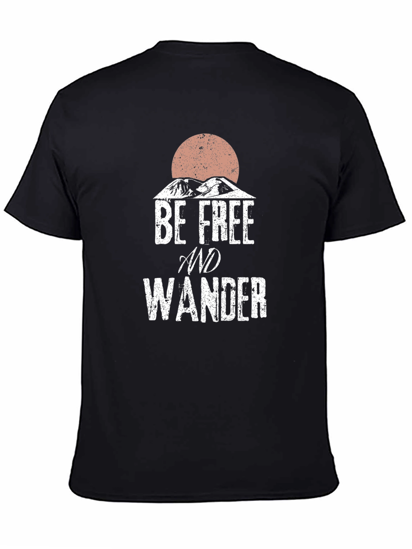Camiseta Negra Be Free and Wander para Aventureros