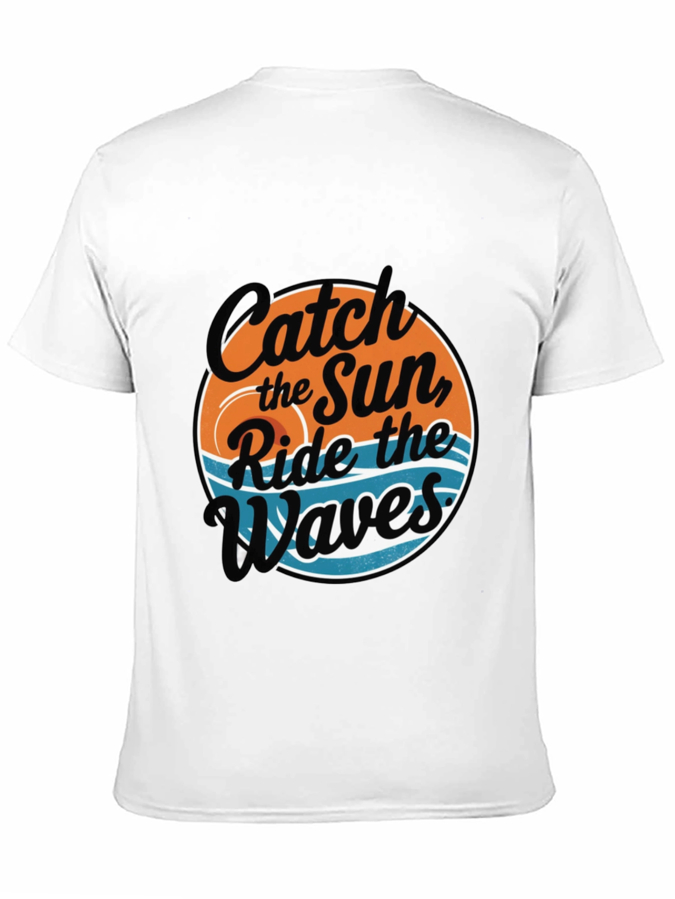 Camiseta Negra Estampada: Atrapa el Sol Surfea las Olas