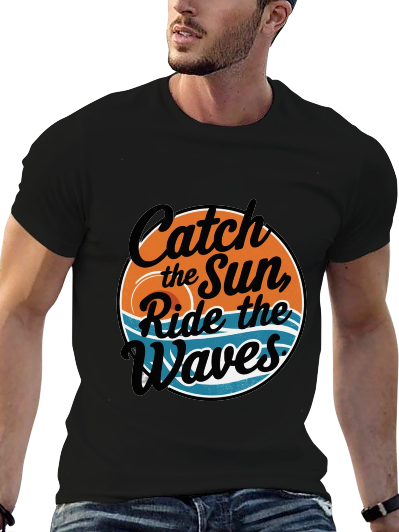 Camiseta Negra Estampada: Atrapa el Sol Surfea las Olas