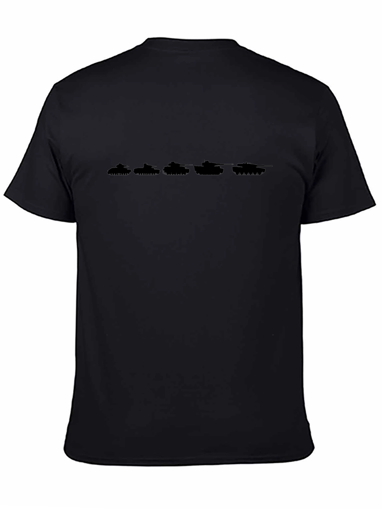 Camiseta Negra con Silueta de Tanques en Fila