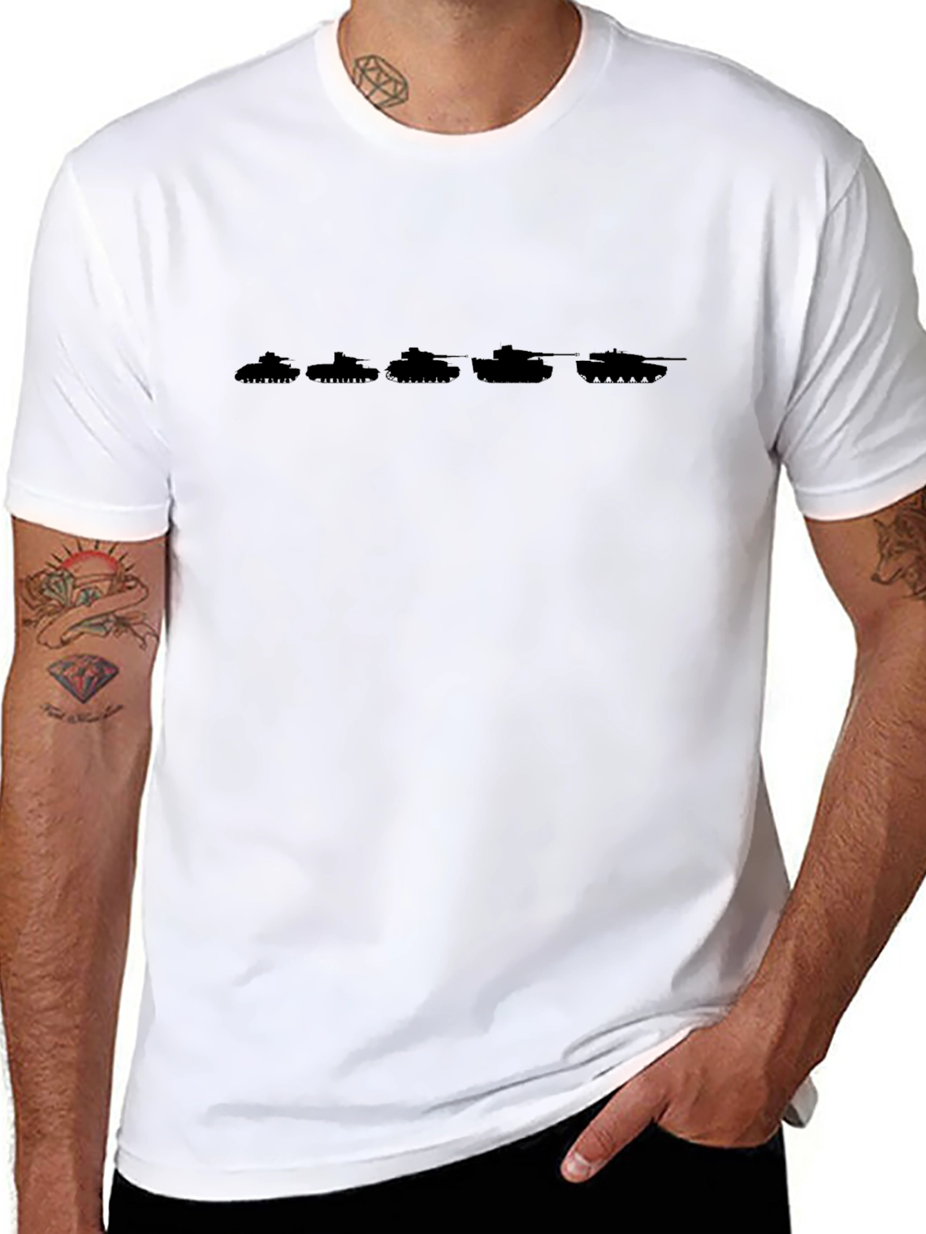 Camiseta Negra con Silueta de Tanques en Fila