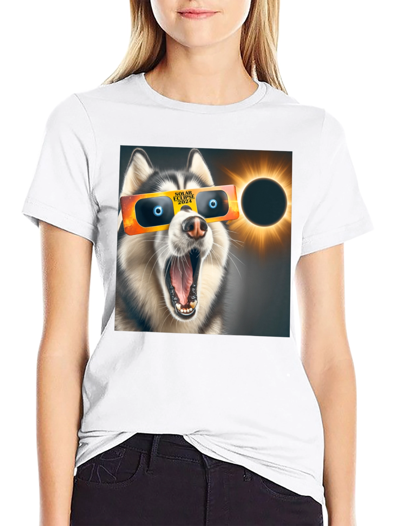 Camiseta Negra con Diseño de Eclipse Solar Canino
