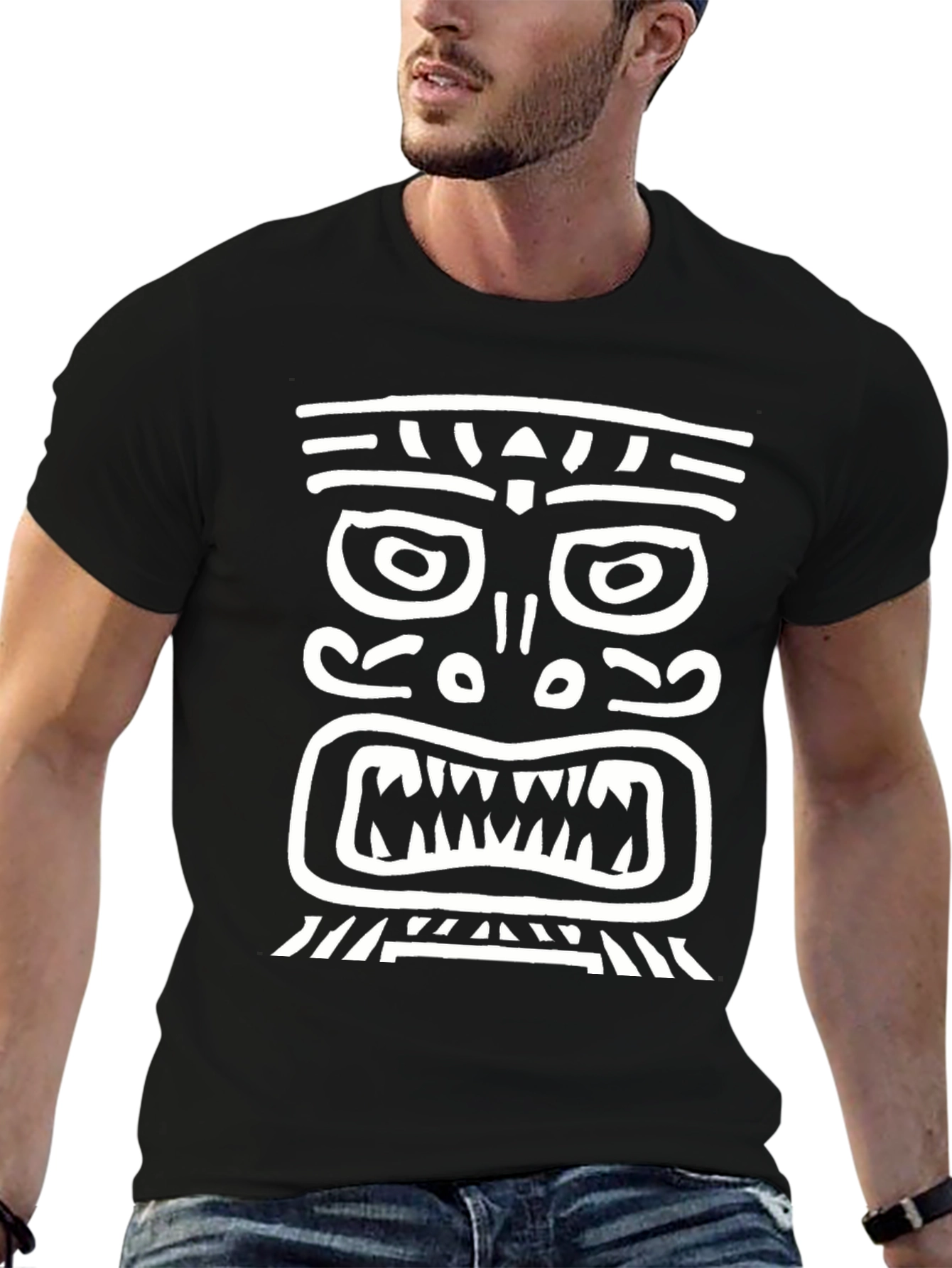 Camiseta Negra con Diseño Tribal Blanco