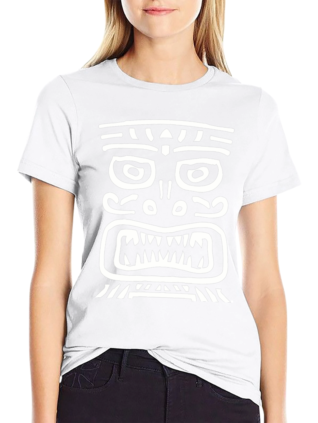 Camiseta Negra con Diseño Tribal Blanco