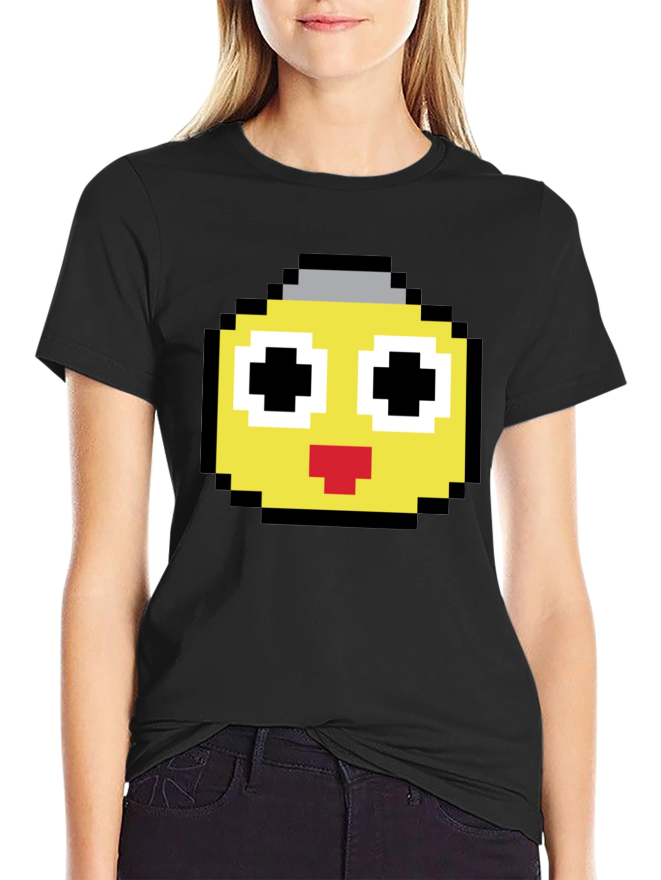 Camiseta Negra con Diseño Pixelado Amarillo