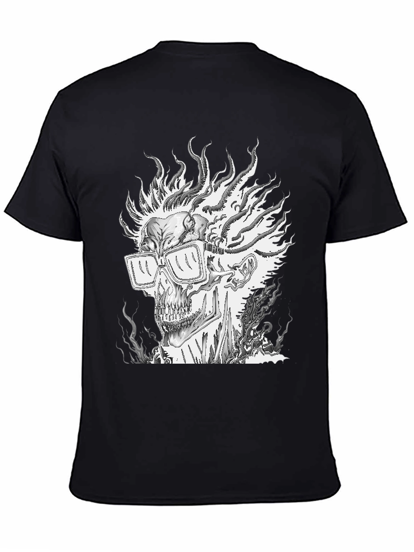 Camiseta Negra con Diseño de Calavera en Llamas