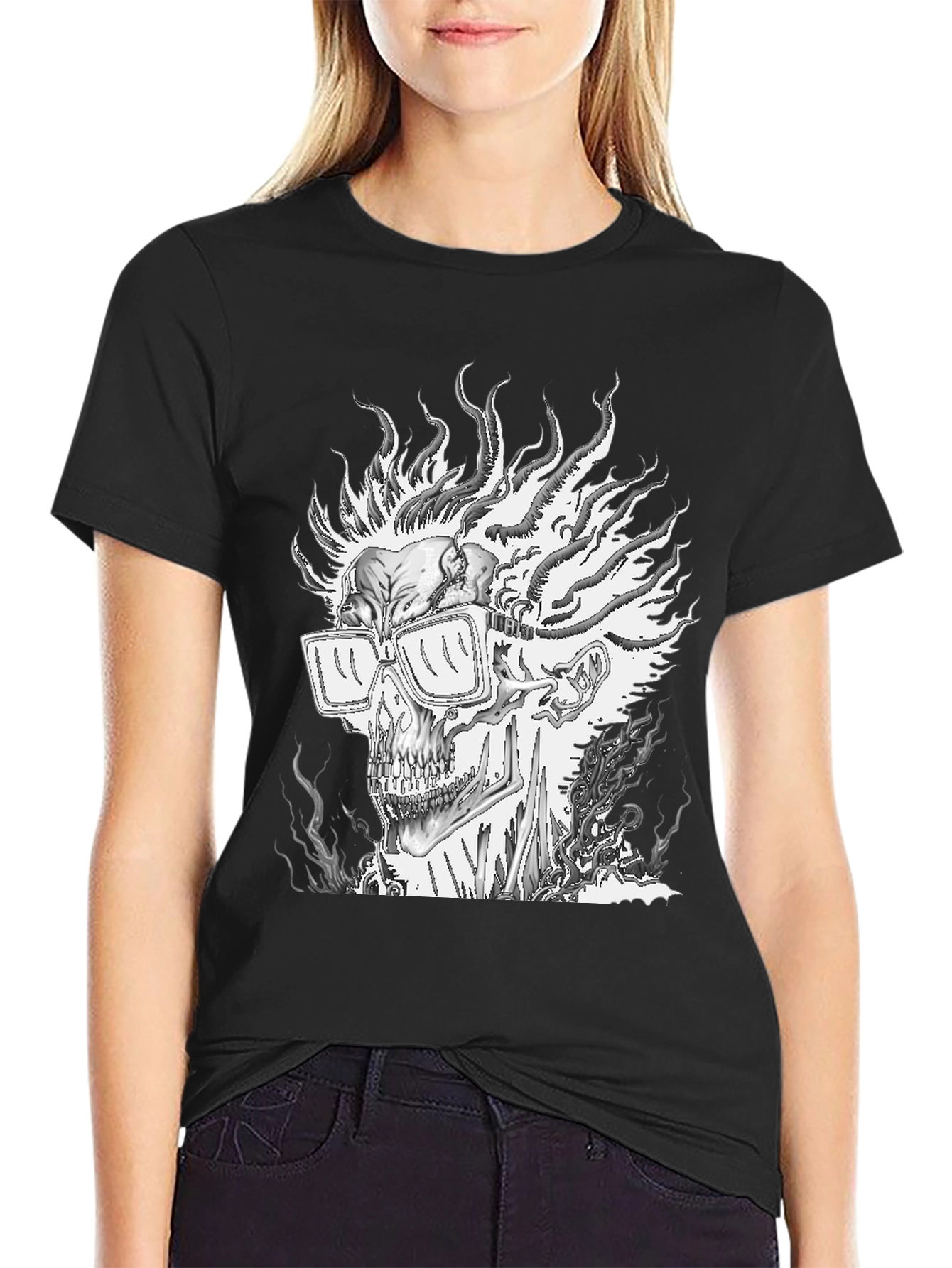 Camiseta Negra con Diseño de Calavera en Llamas