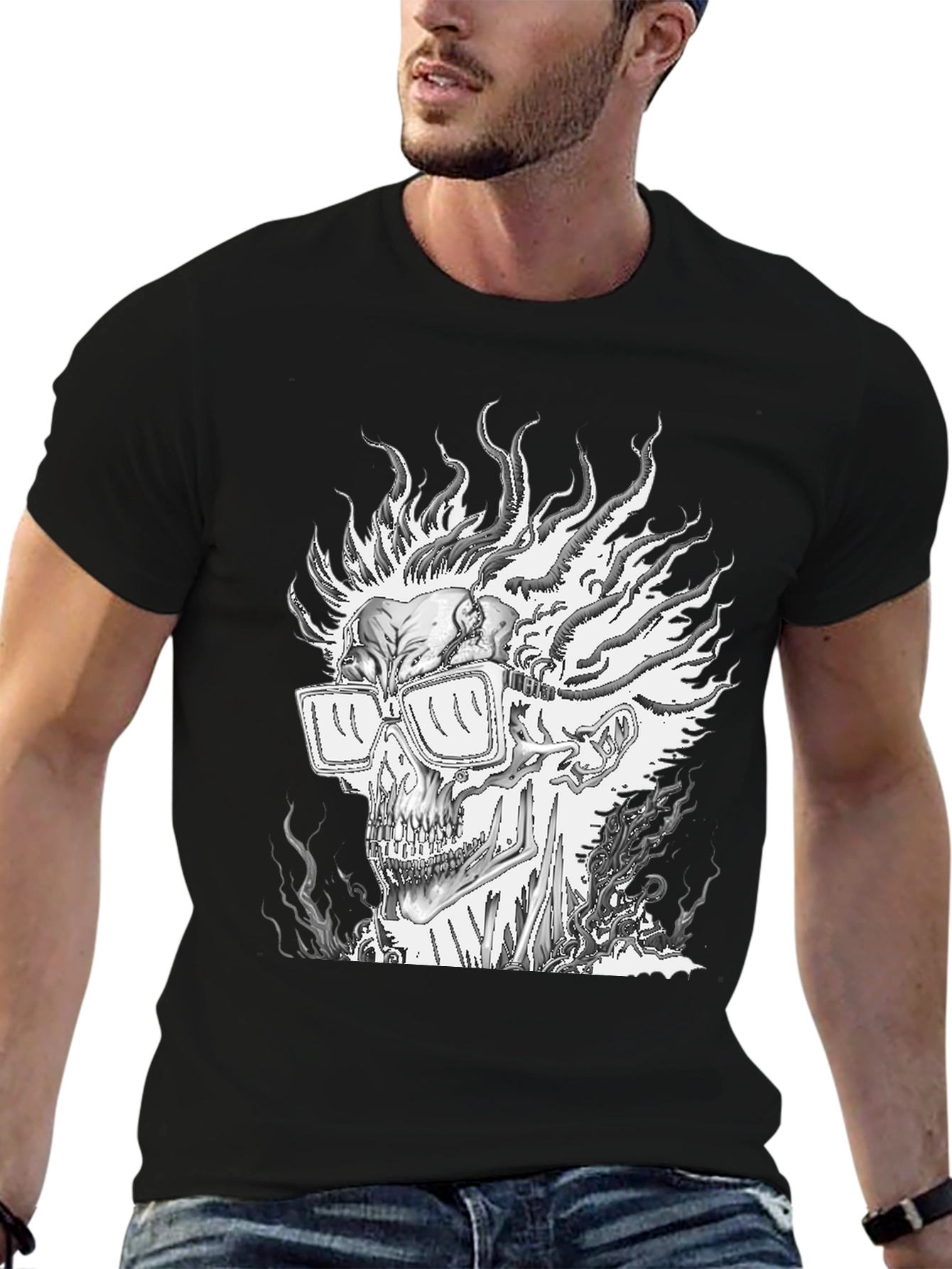 Camiseta Negra con Diseño de Calavera en Llamas