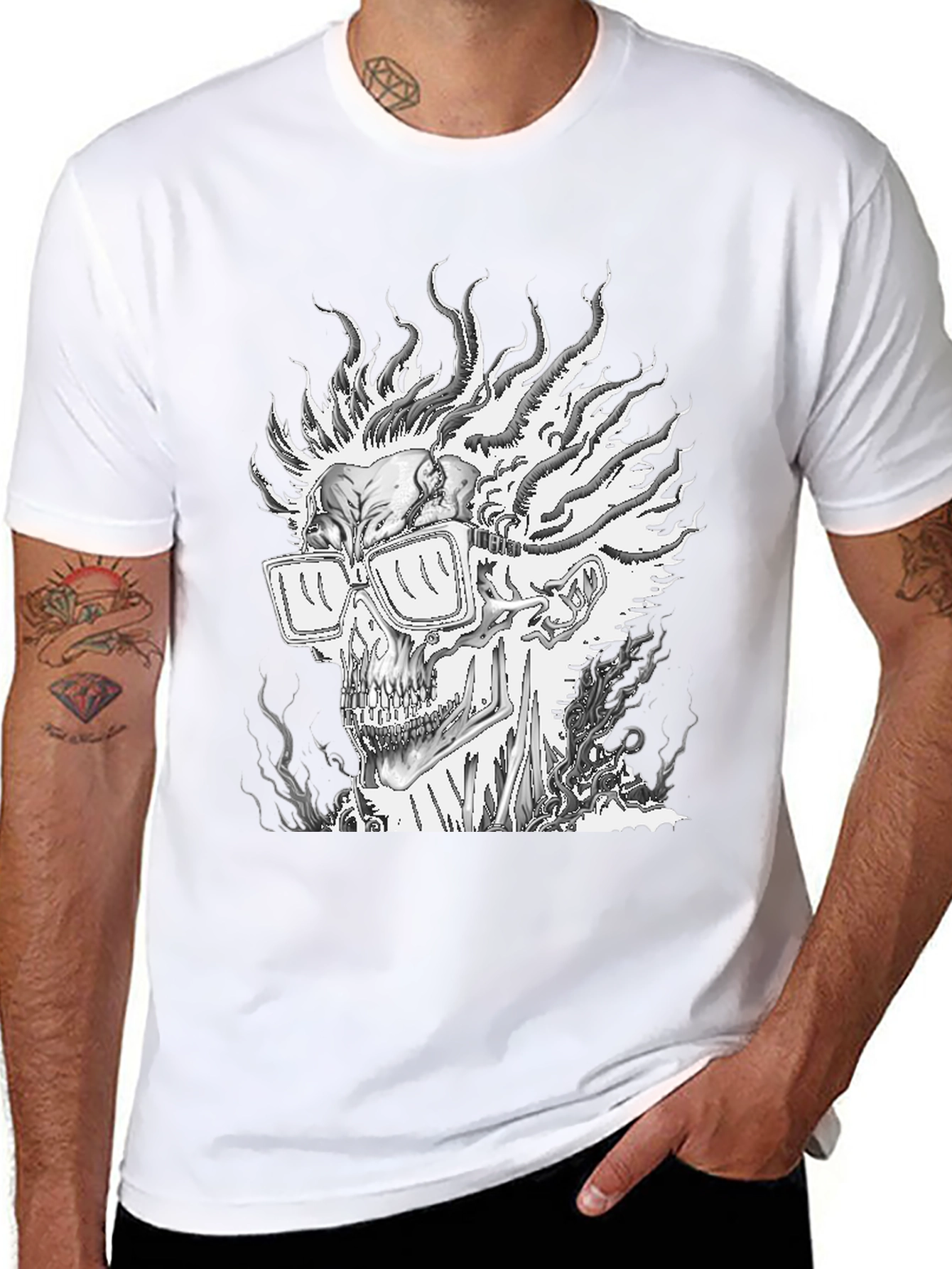 Camiseta Negra con Diseño de Calavera en Llamas