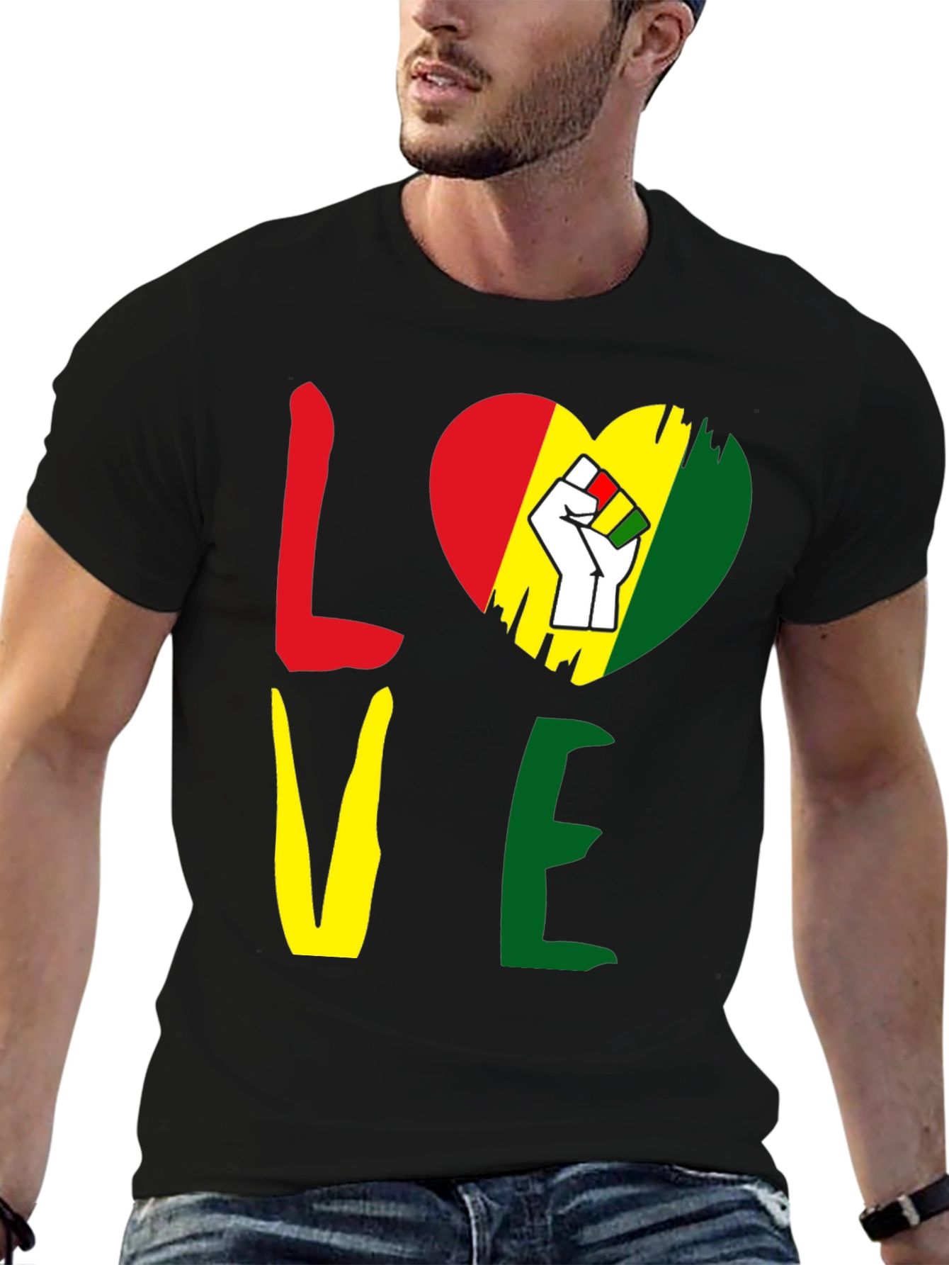 Camiseta Love con puño rebelde - Conciencia y estilo