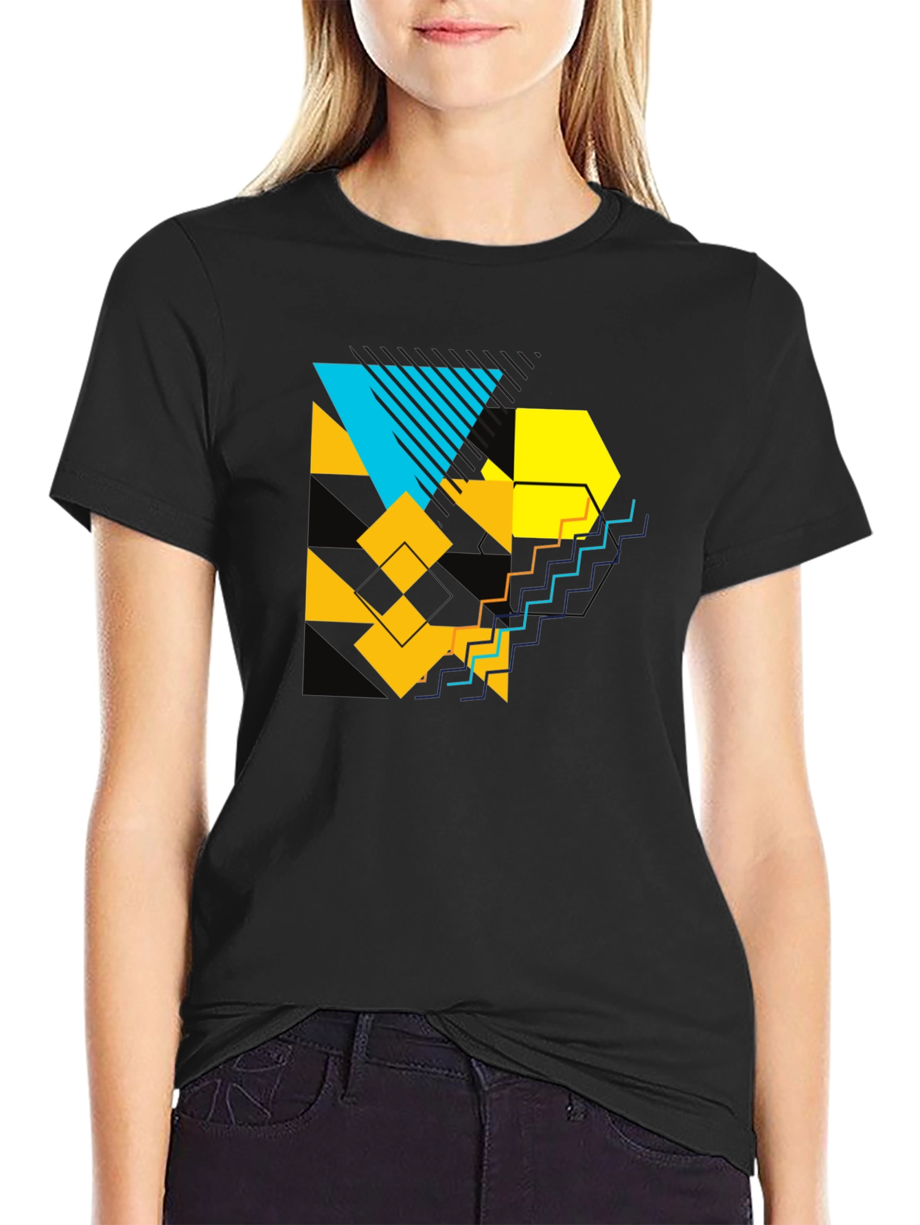 Camiseta Negra con Diseño Geométrico Abstracto