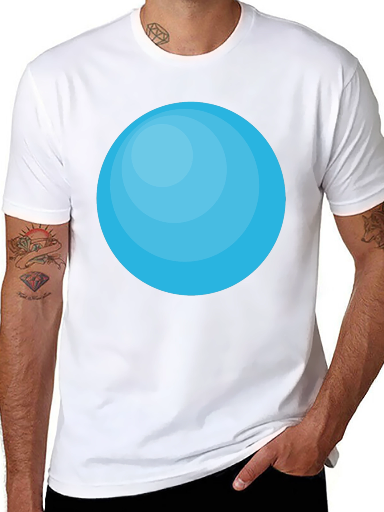 Camiseta Negra con Círculo Azul