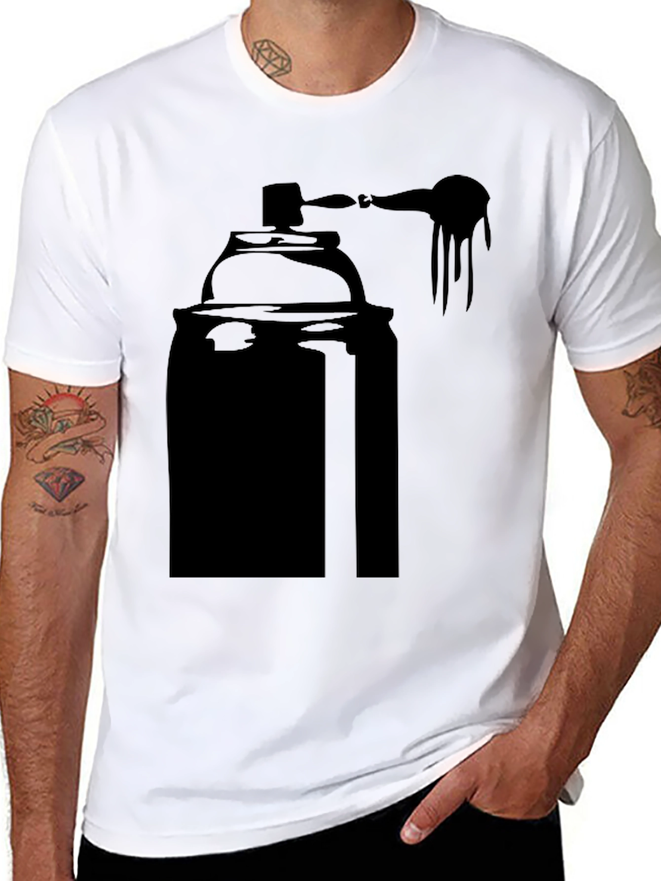 Camiseta Negra con Diseño de Lata de Spray