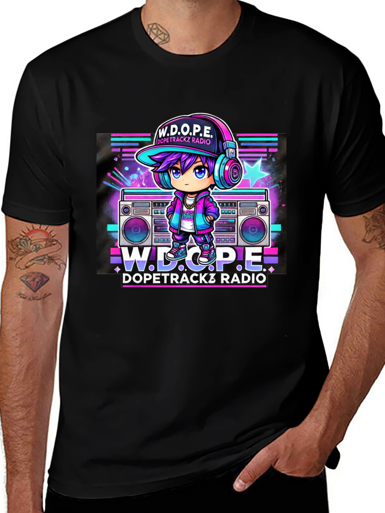 Camiseta Negra Estilo Retro W.D.O.P.E. DopeTrackz Radio