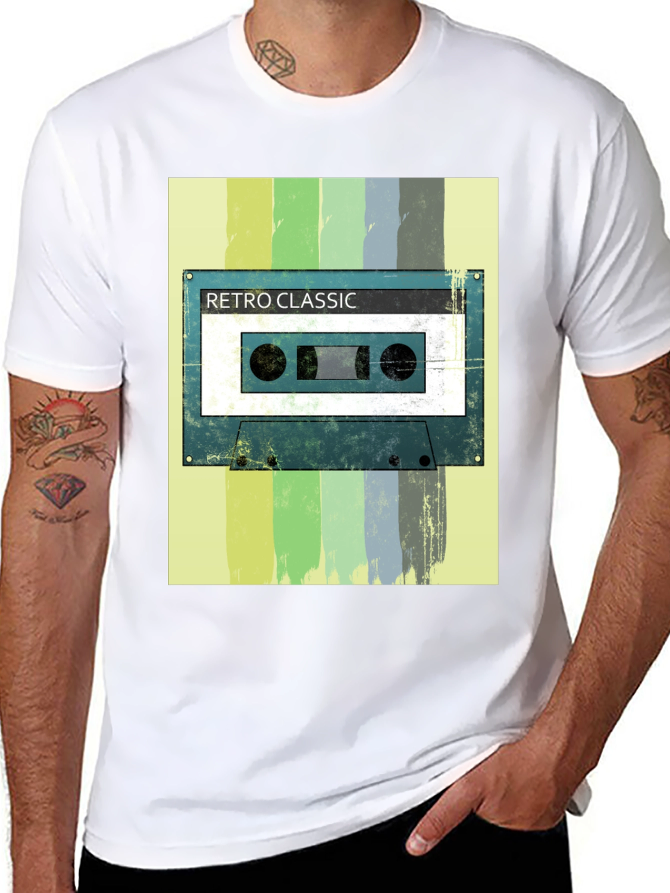 Camiseta Negra con Diseño Retro de Cassette Clásico