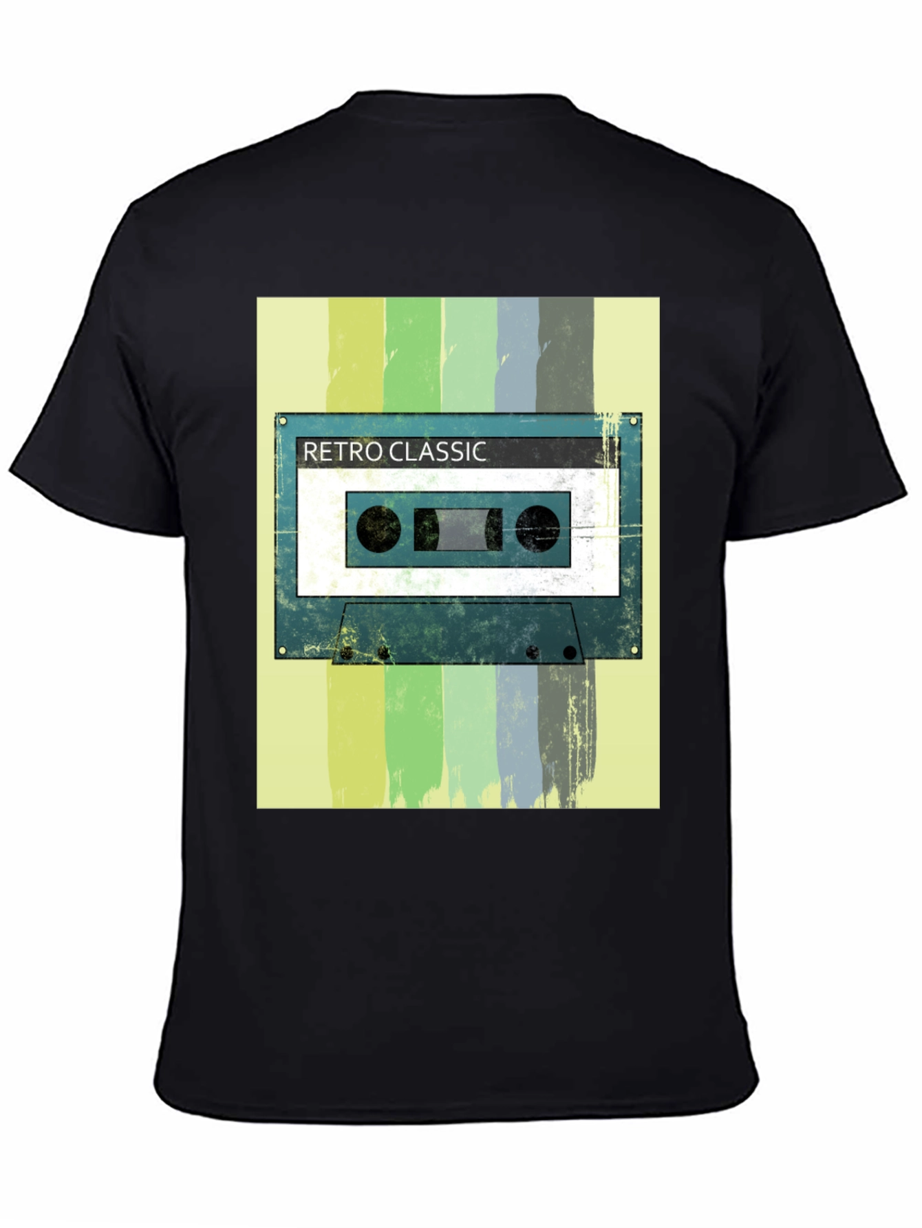 Camiseta Negra con Diseño Retro de Cassette Clásico