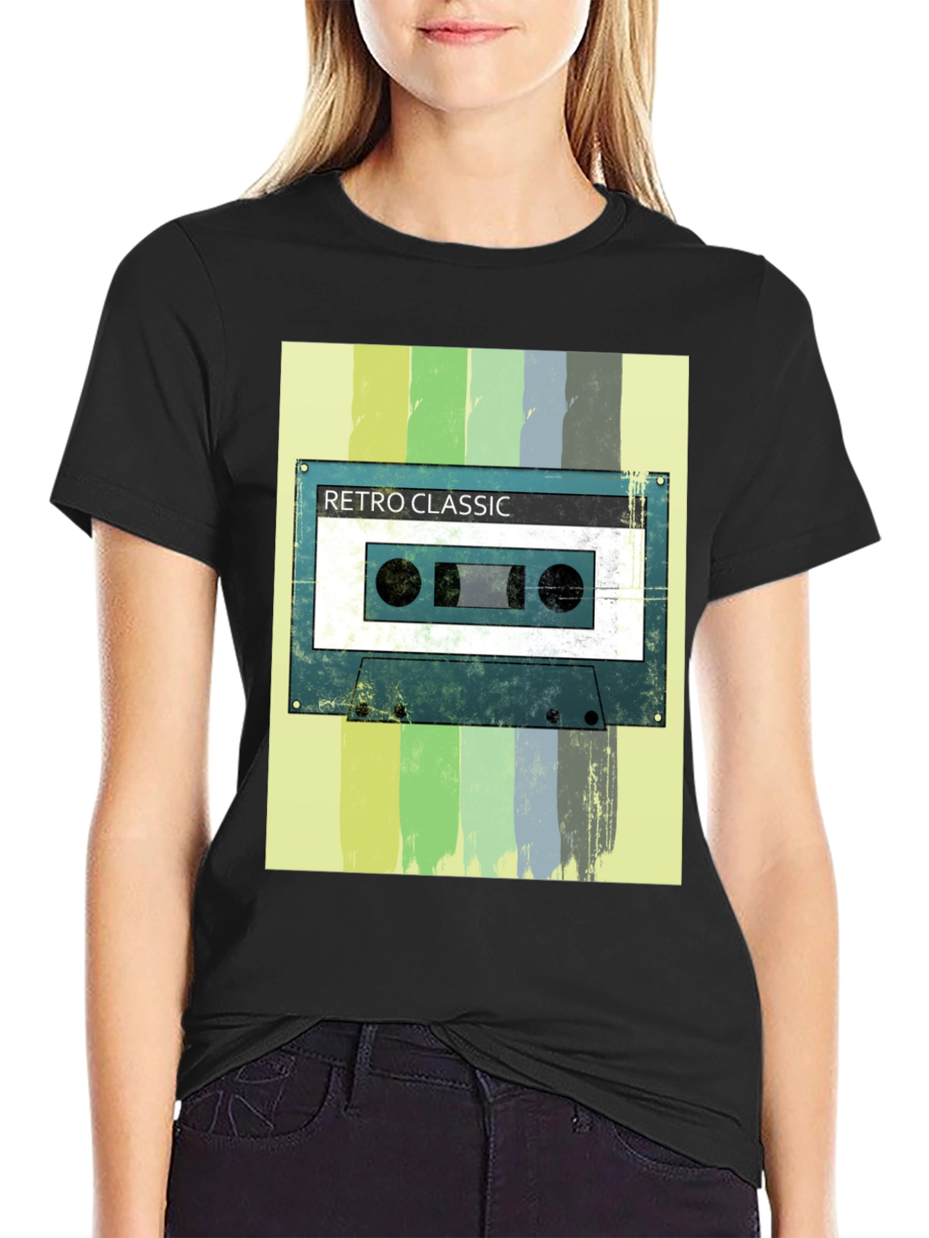 Camiseta Negra con Diseño Retro de Cassette Clásico