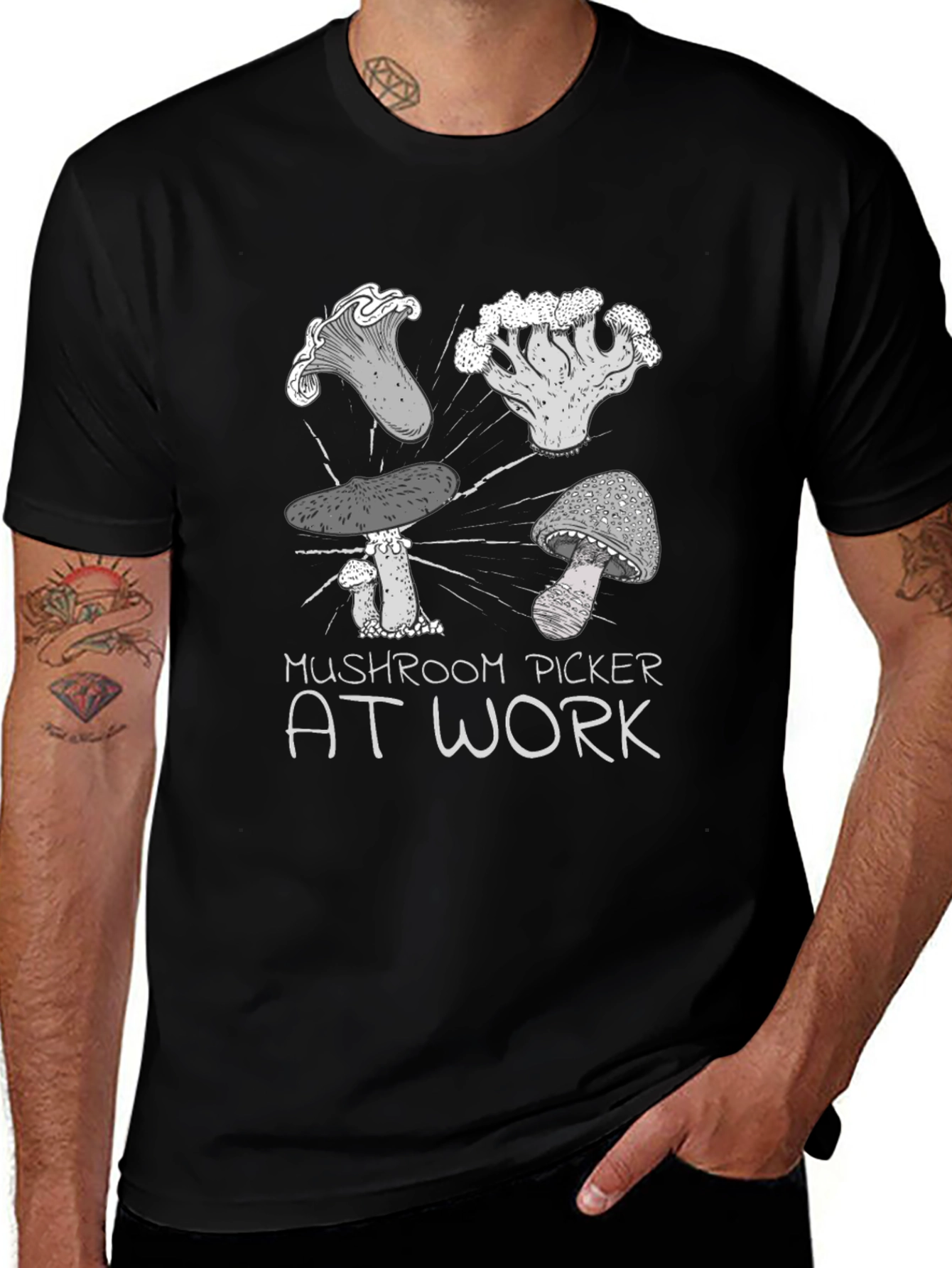 Camiseta Negra Mushroom Picker At Work