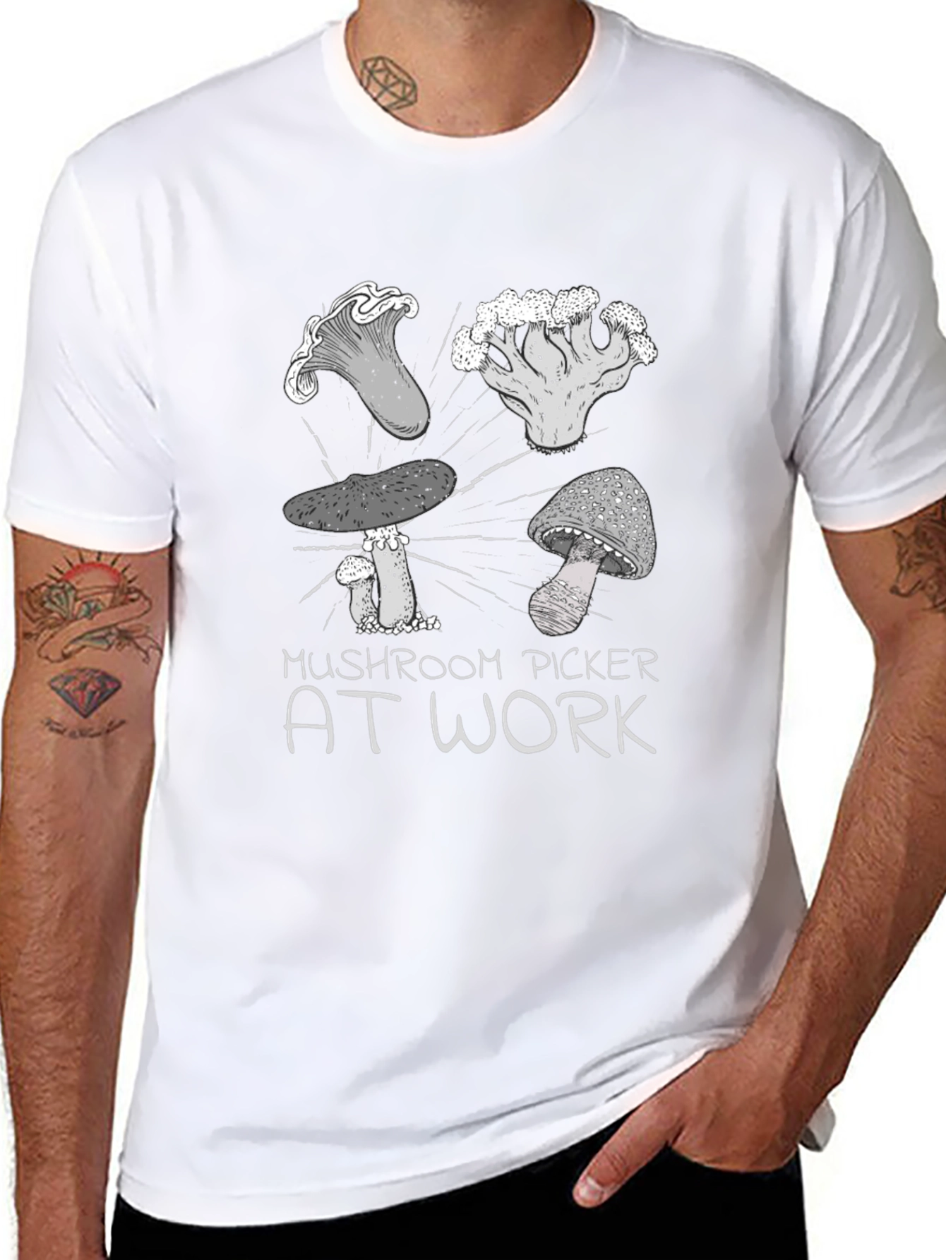 Camiseta Negra Mushroom Picker At Work