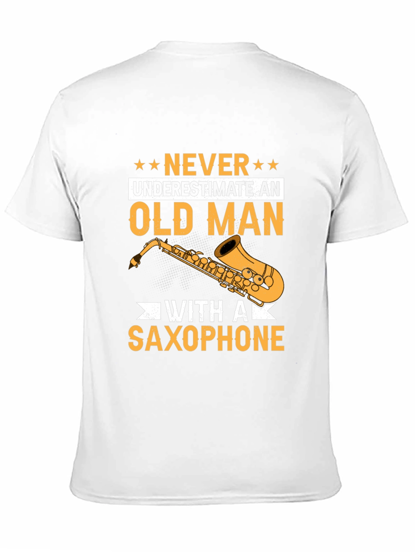 Camiseta Negra: Nunca Subestimes a un Viejo con Saxofón