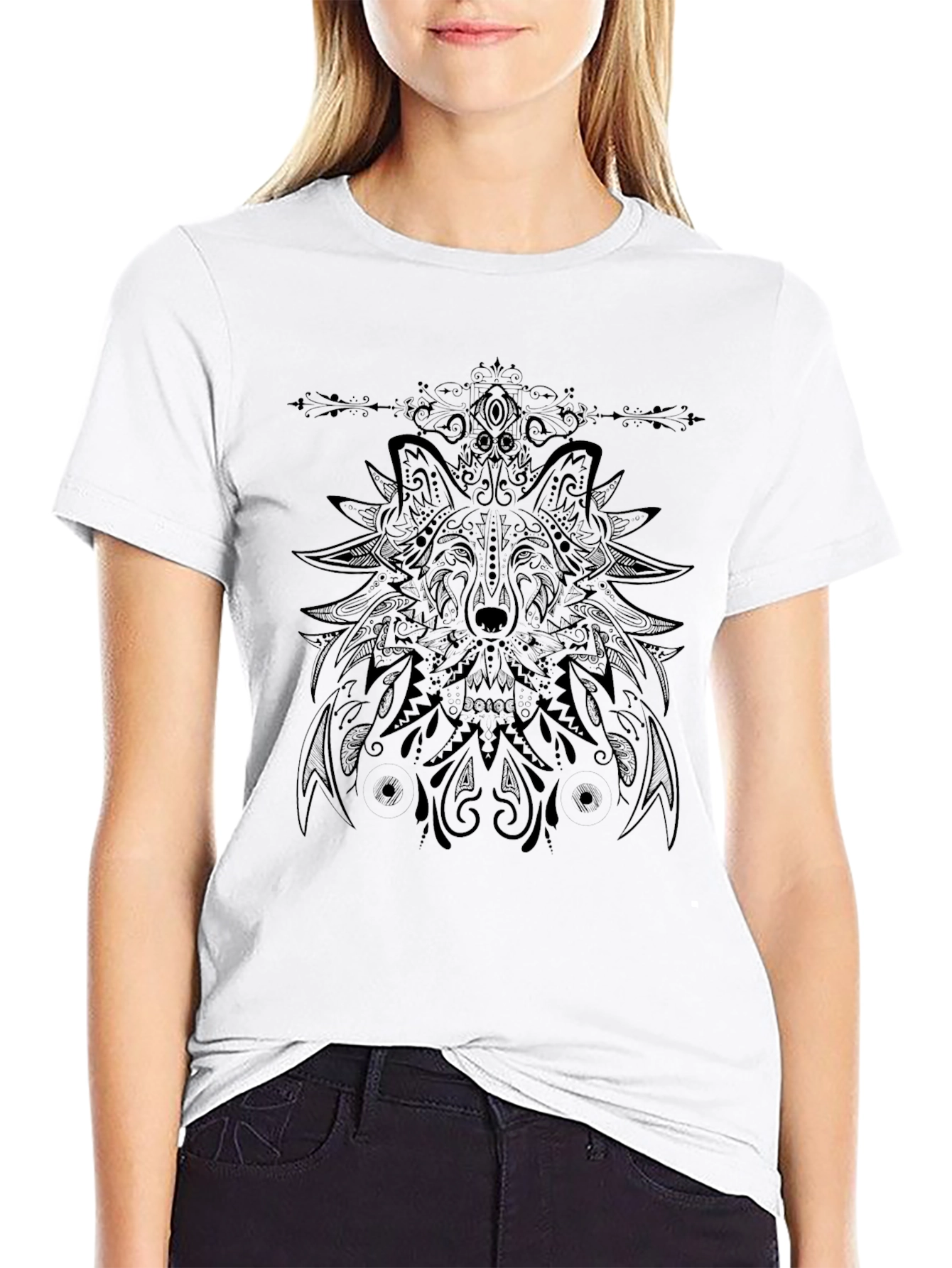 Camiseta Negra con Diseño de Lobo Mandala