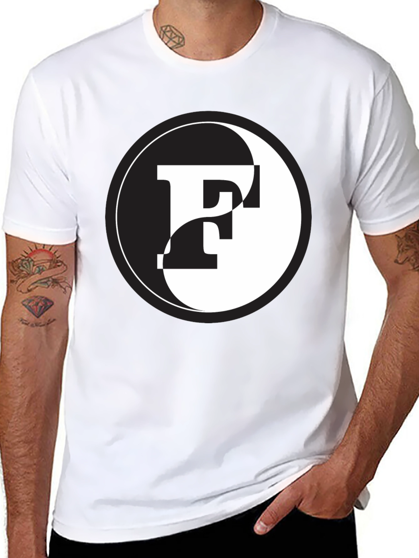 Camiseta Yin Yang con letra F - Diseño único