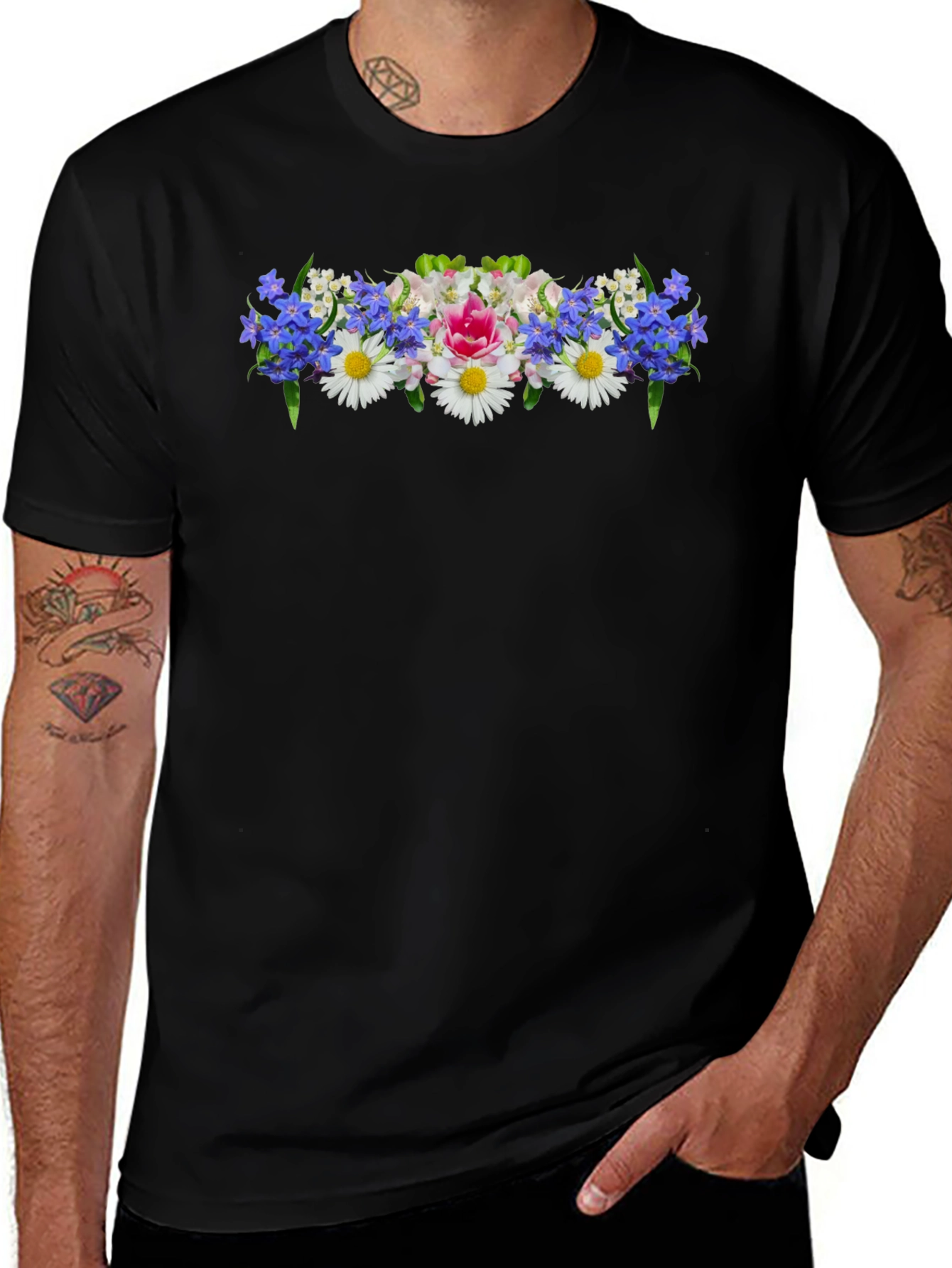 Camiseta Negra con Diseño Floral
