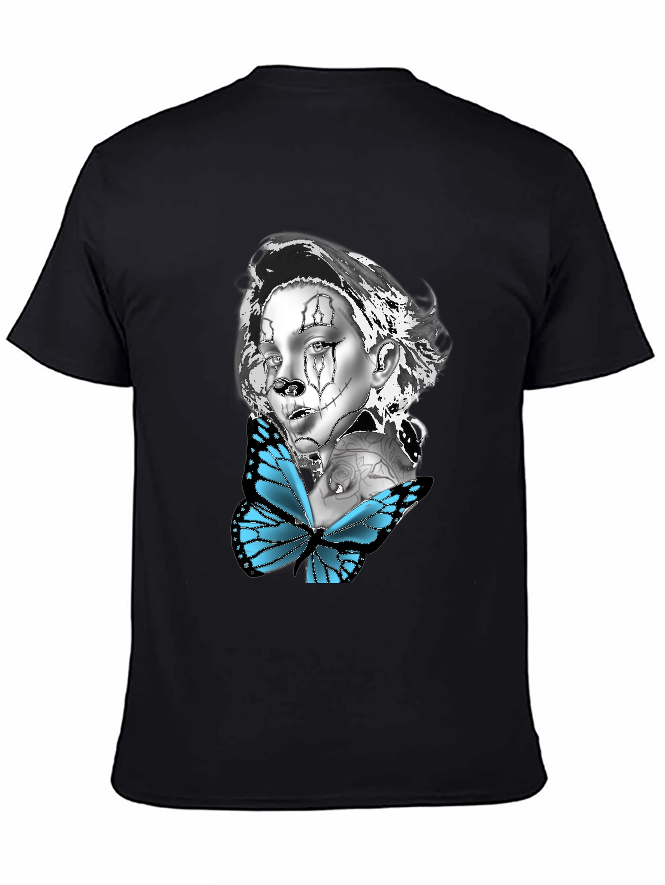 Camiseta Negra con Diseño de Mariposa y Mujer