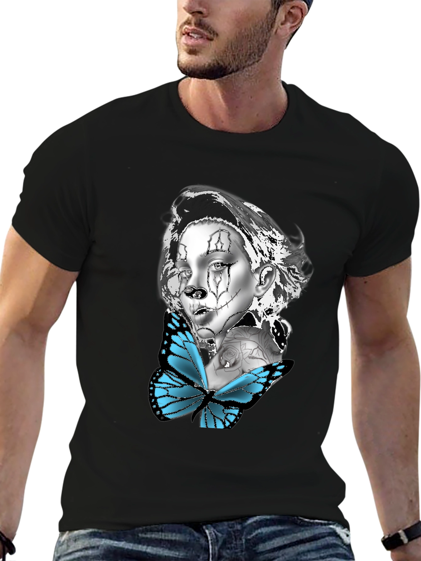 Camiseta Negra con Diseño de Mariposa y Mujer