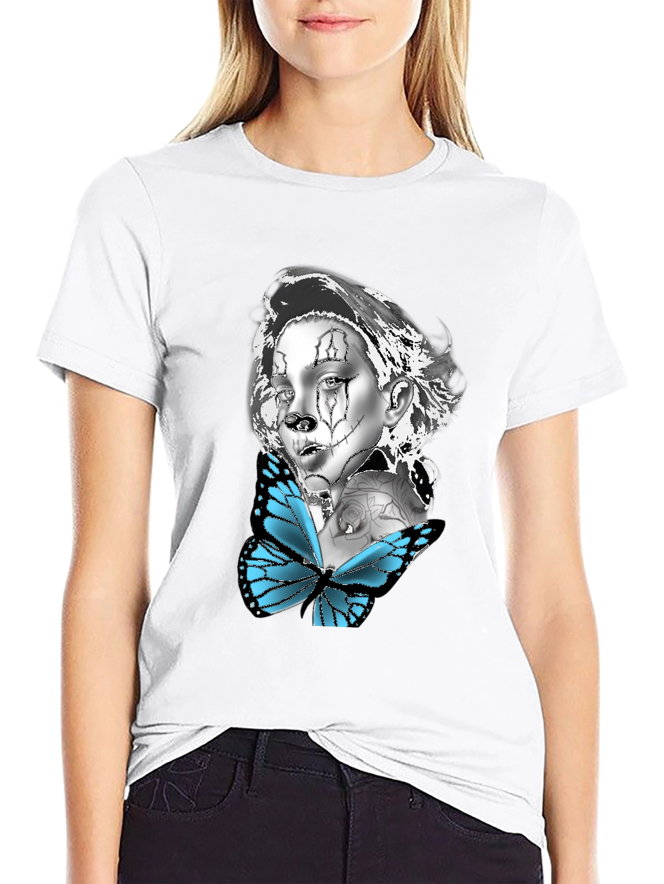 Camiseta Negra con Diseño de Mariposa y Mujer