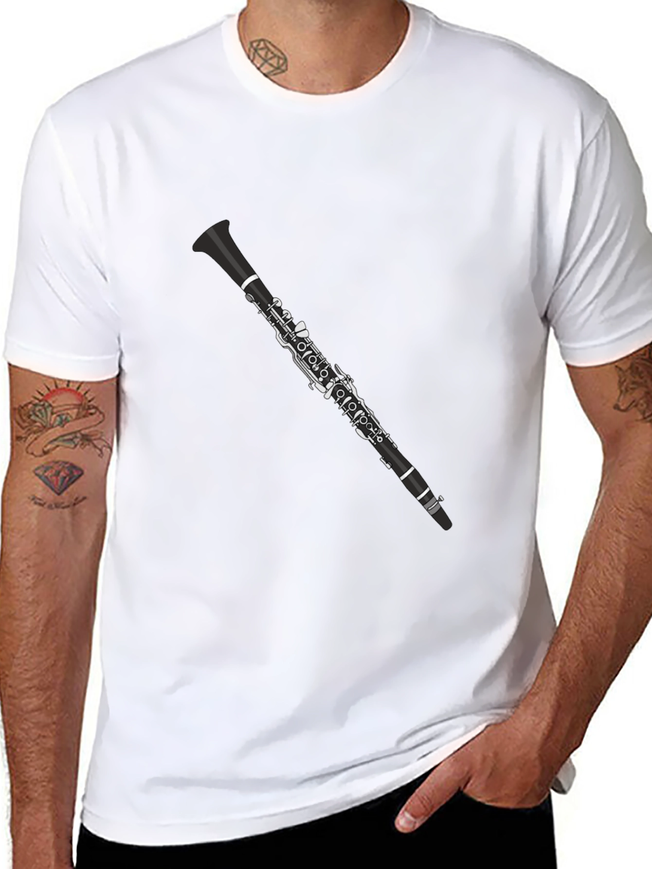 Camiseta Negra con Diseño de Clarinete para Músicos