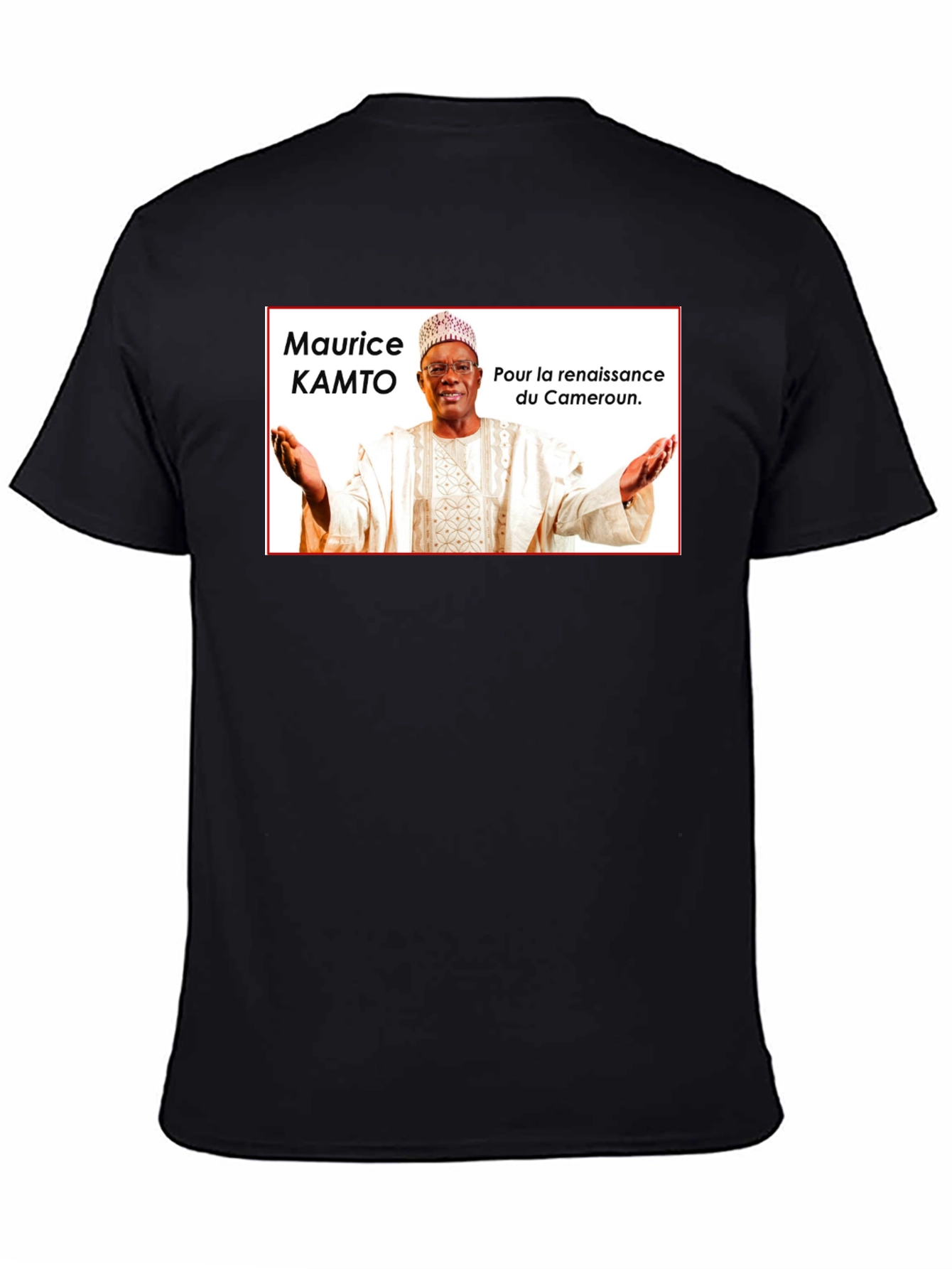 Camiseta Negra con Diseño Político