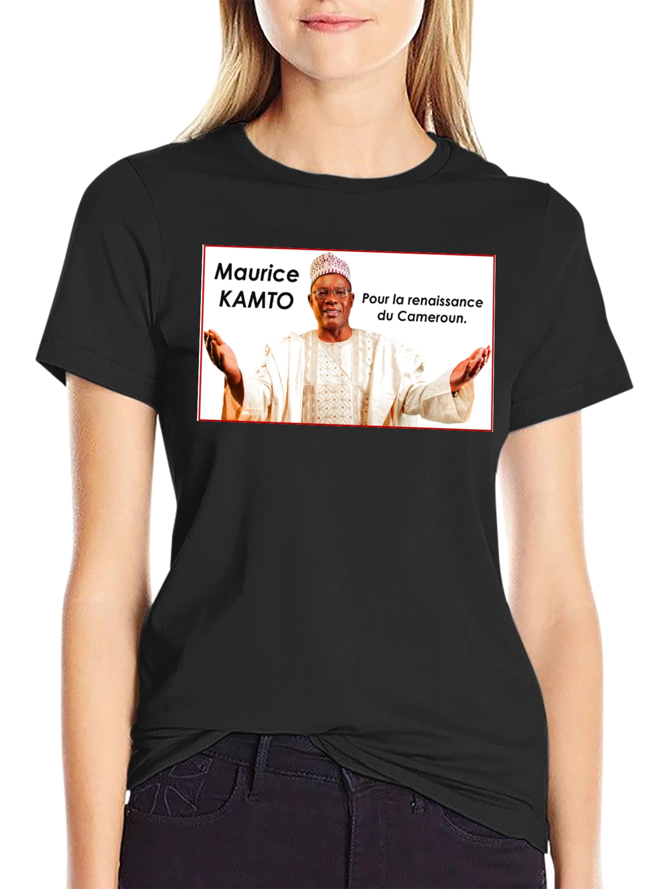 Camiseta Negra con Diseño Político