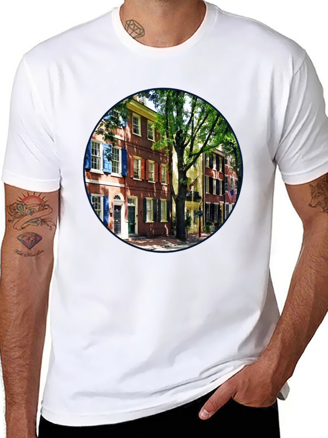 Camiseta Urbana con Diseño Arquitectónico Clásico