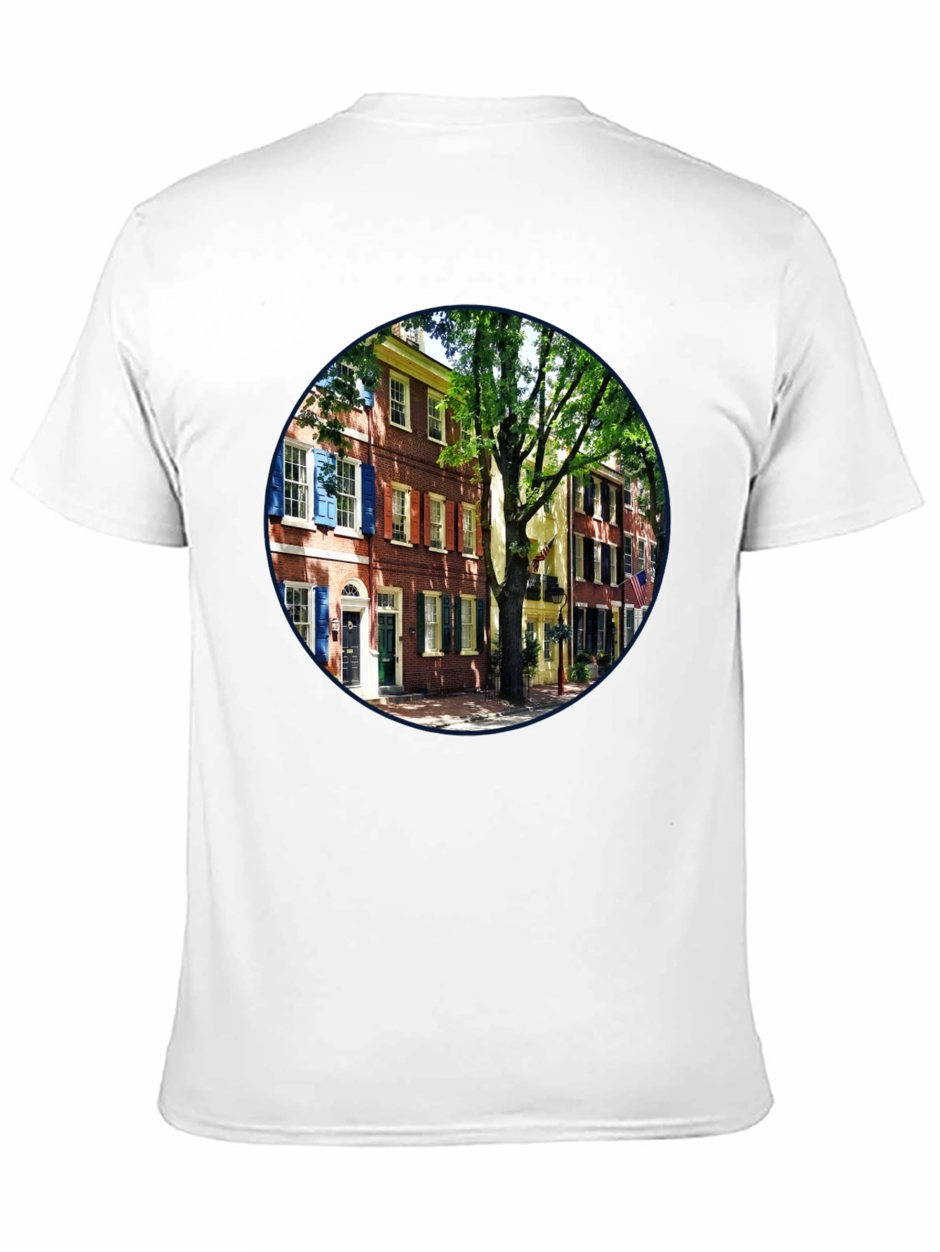 Camiseta Urbana con Diseño Arquitectónico Clásico