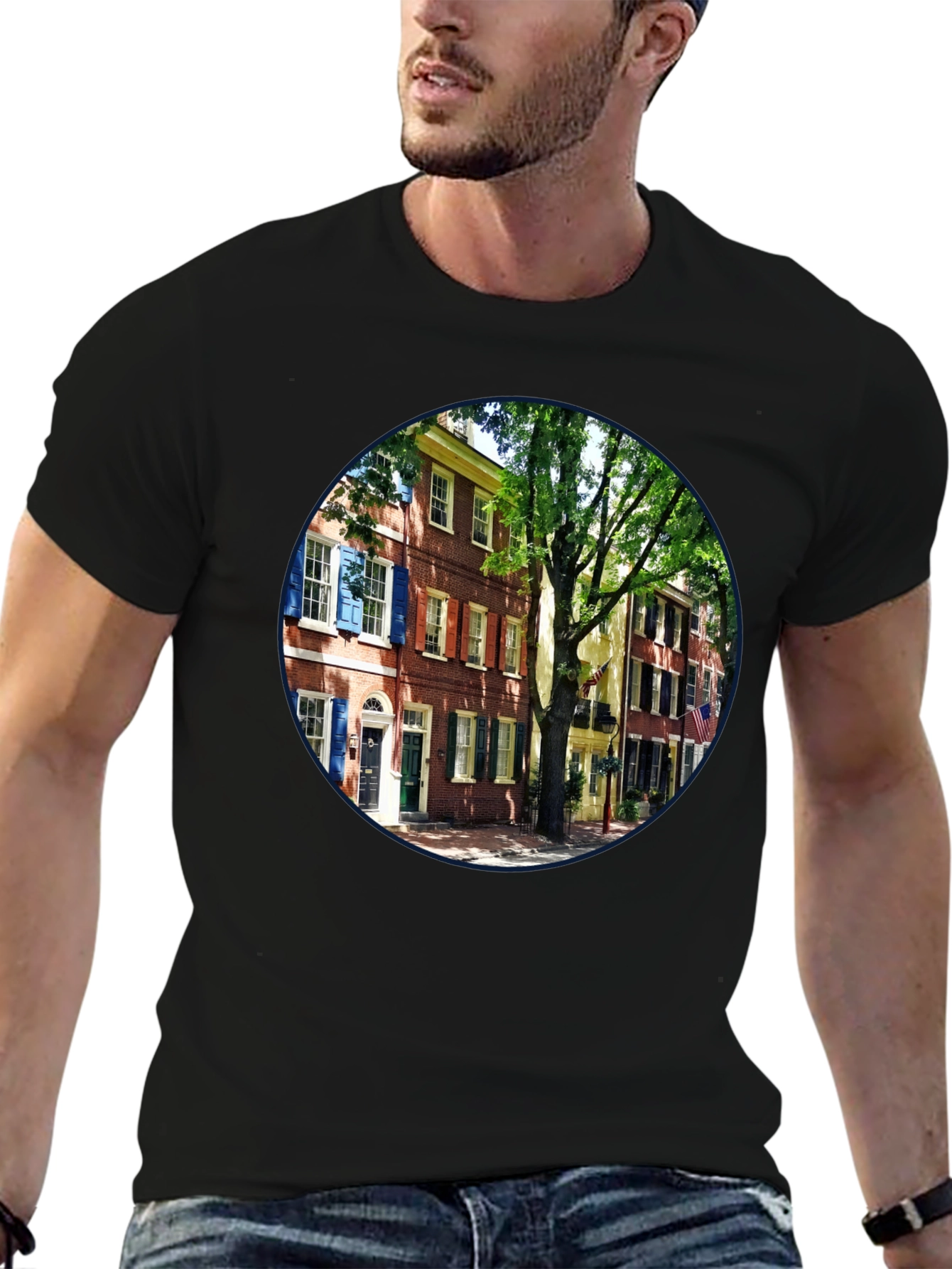 Camiseta Urbana con Diseño Arquitectónico Clásico