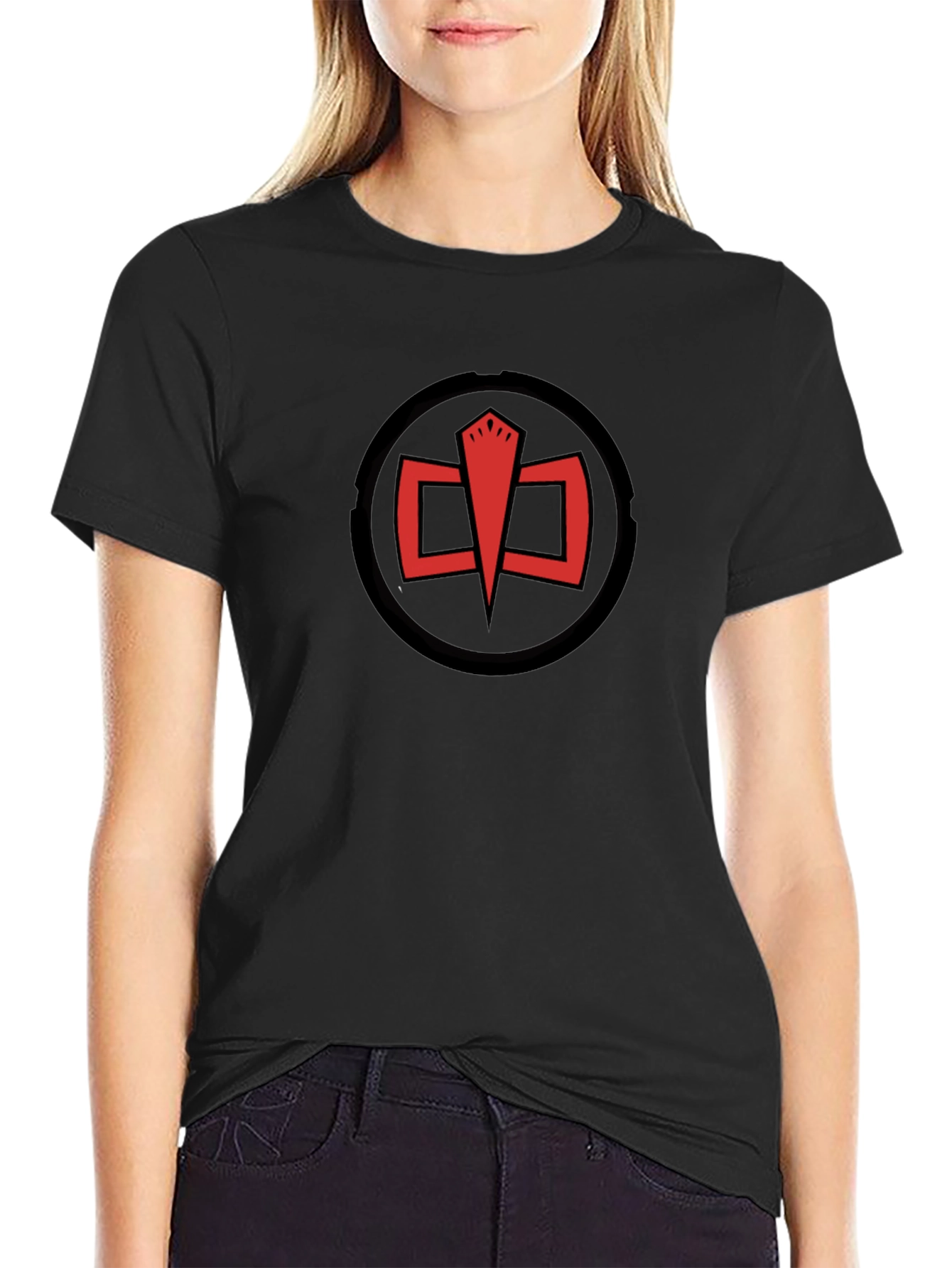 Camiseta Negra con Logo Inspirado en Superhéroes