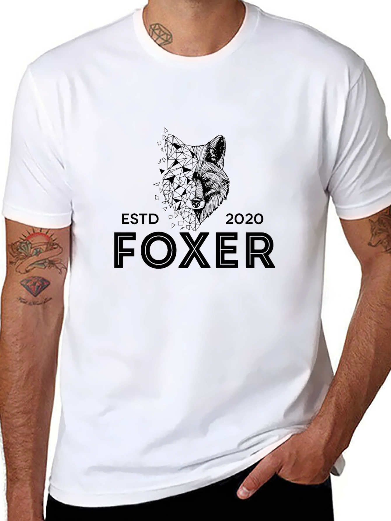 Camiseta Negra Foxer - Diseño Geométrico Moderno