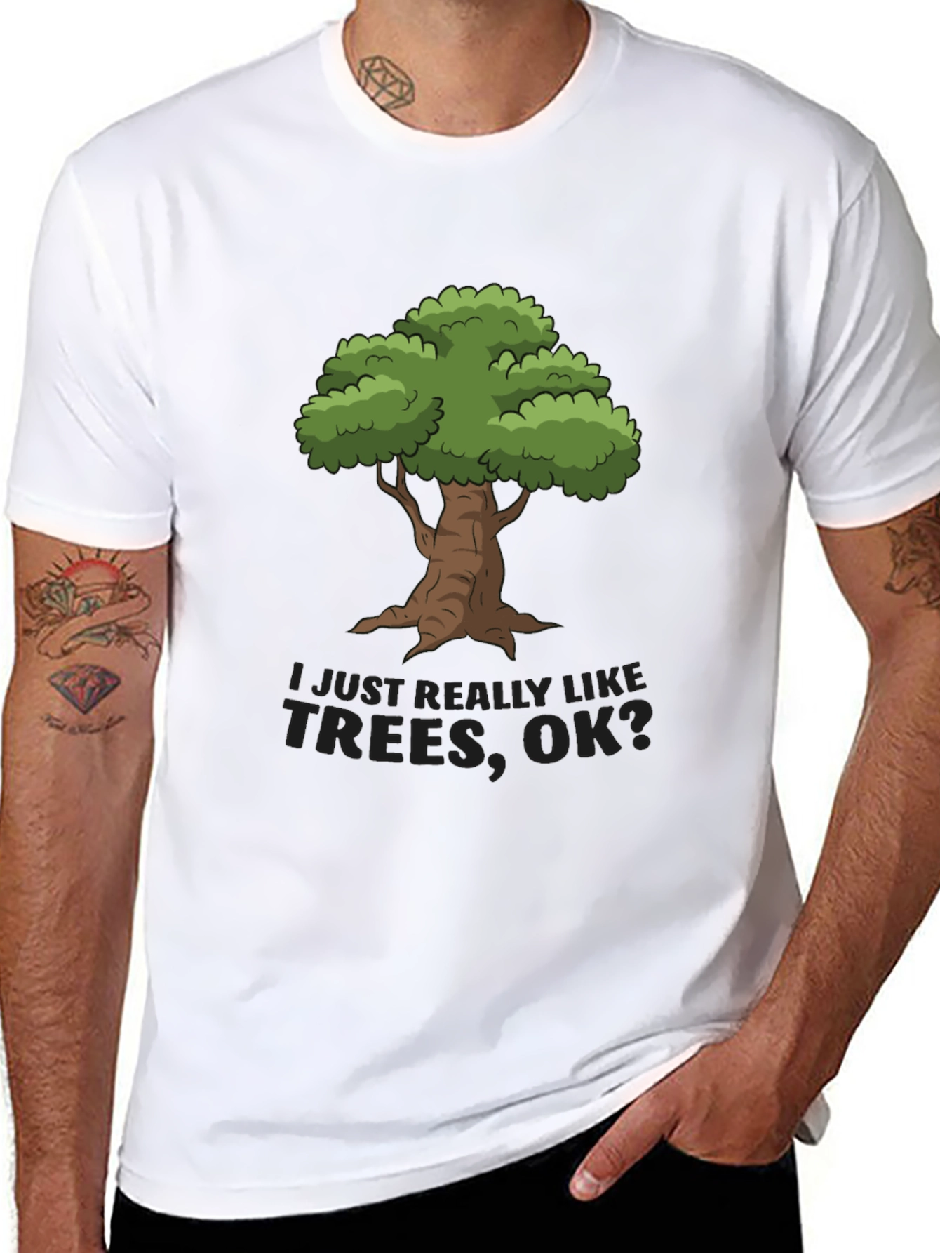 Camiseta Negra con Diseño de Árbol