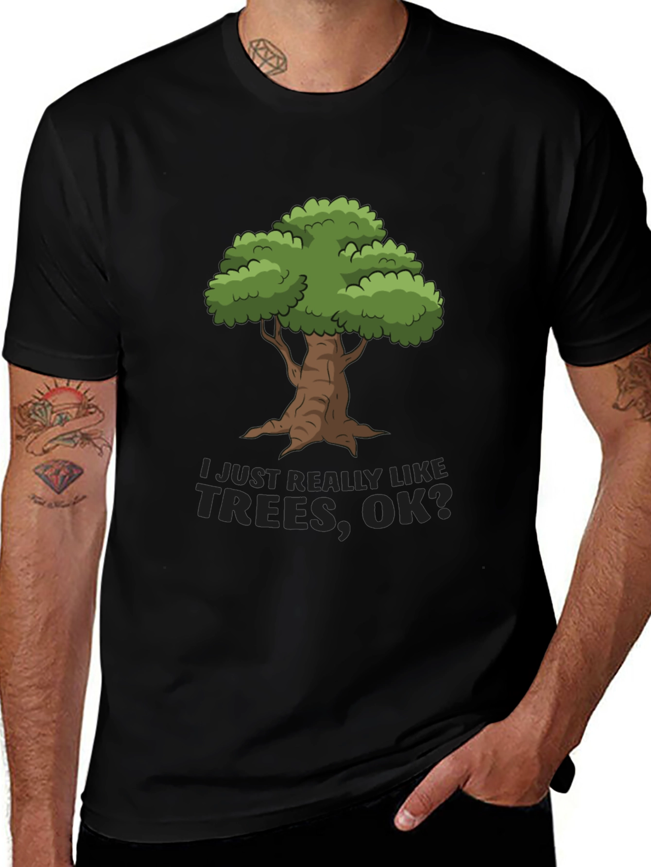 Camiseta Negra con Diseño de Árbol