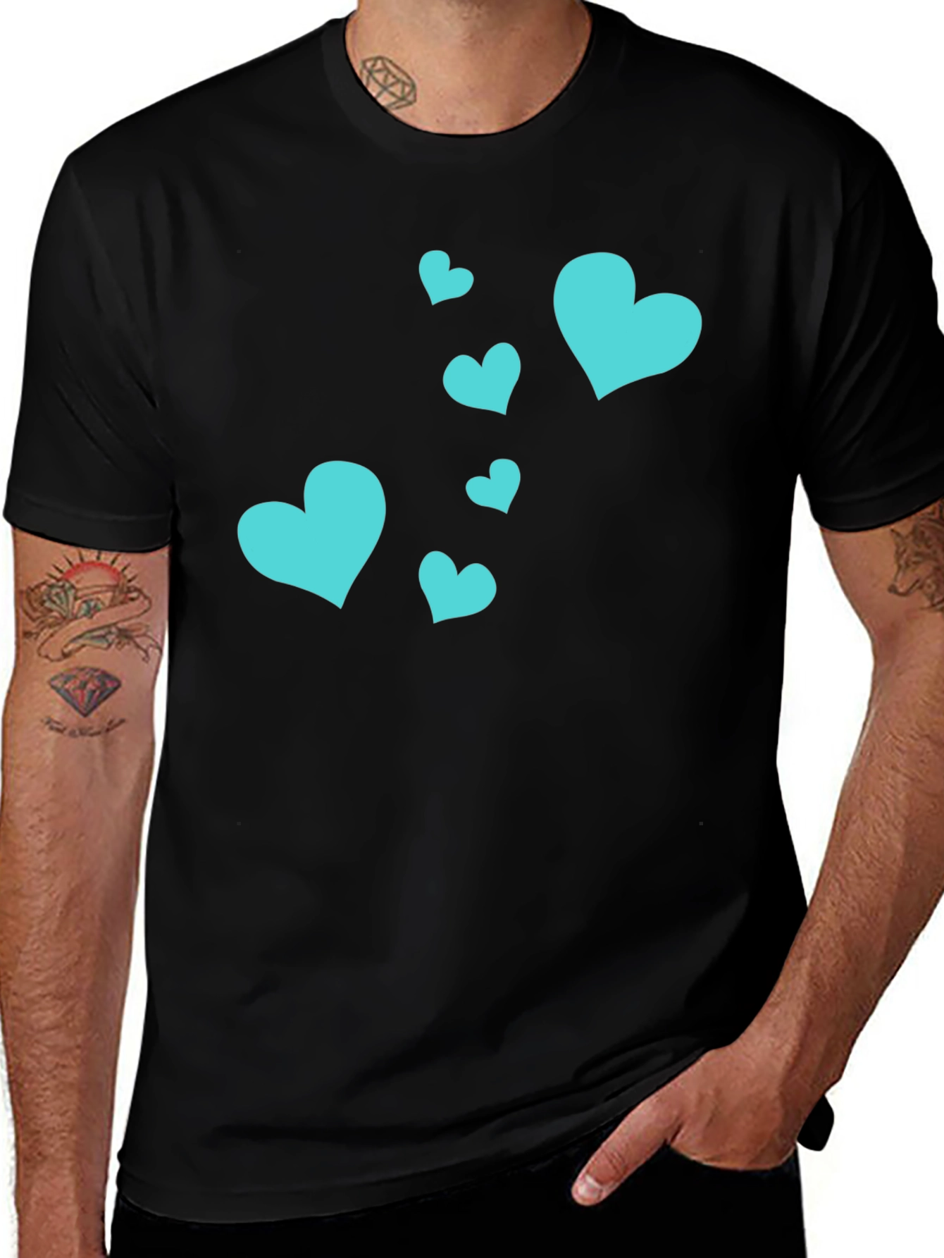 Camiseta Negra Corazones Turquesa Estilo Casual