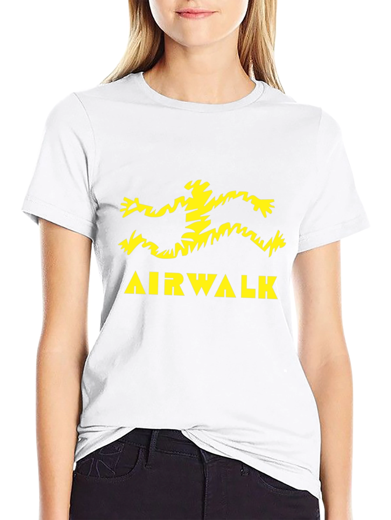 Camiseta Negra Airwalk Logo Amarillo Estampado