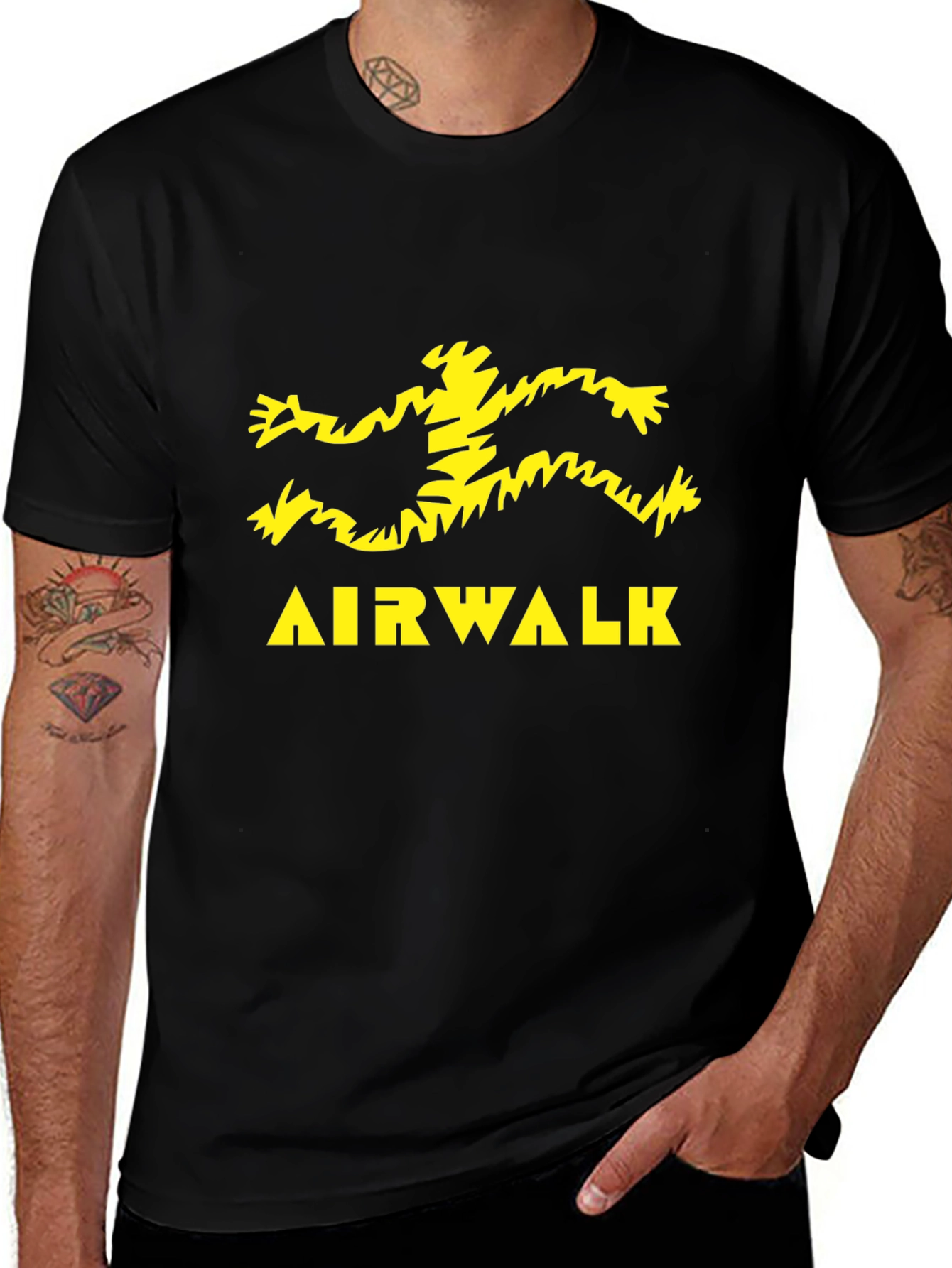 Camiseta Negra Airwalk Logo Amarillo Estampado